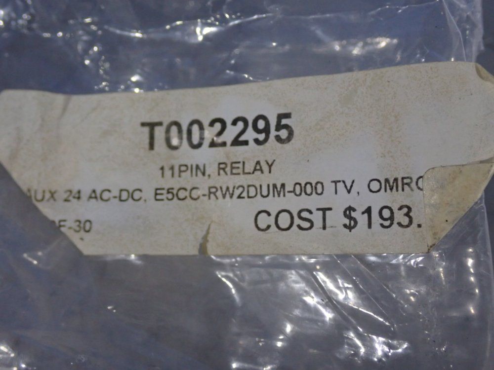 Omron Digital Controller - E5cc-rw2dum-000