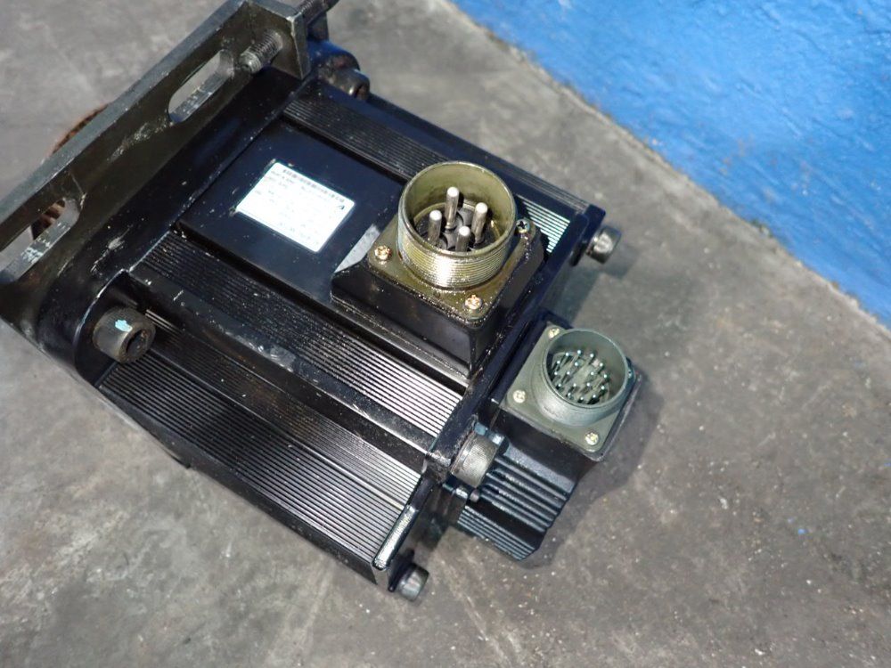 Yaskawa Servo Motor - Sgmg-20aabb