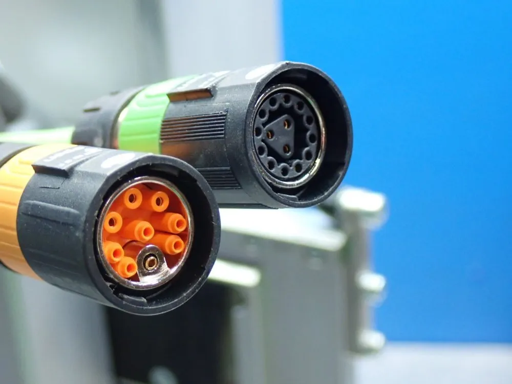 Omron Linear Motor Assembly Pick & Place System - R88l-es-pm-c110-b100-0001