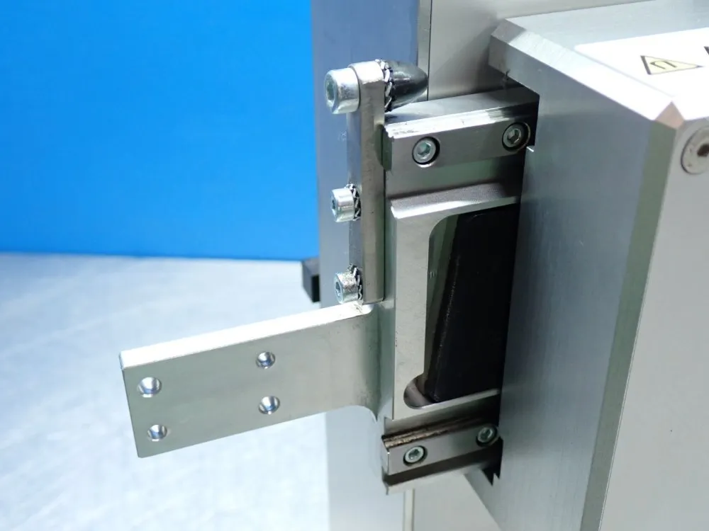 Omron Linear Motor Assembly Pick & Place System - R88l-es-pm-c110-b100-0001