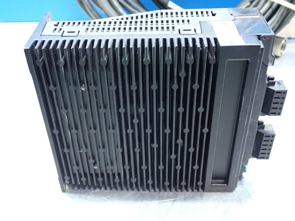 Omron Linear Motor Assembly Pick & Place System - R88l-es-pm-c110-b100-0001