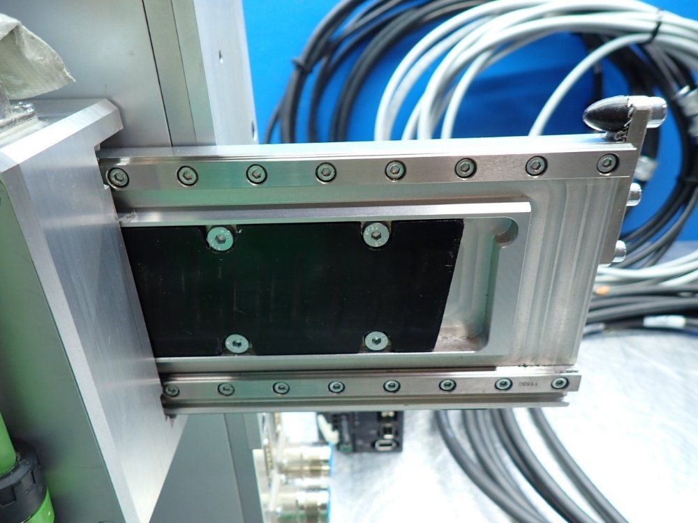 Omron Accurax Linear Motor Pick & Place System - R88l-es-pm-c110-b300-0001