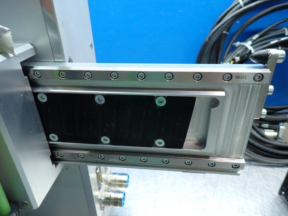 Omron Accurax Linear Motor Pick & Place System - R88l-es-pm-c110-b300-0001