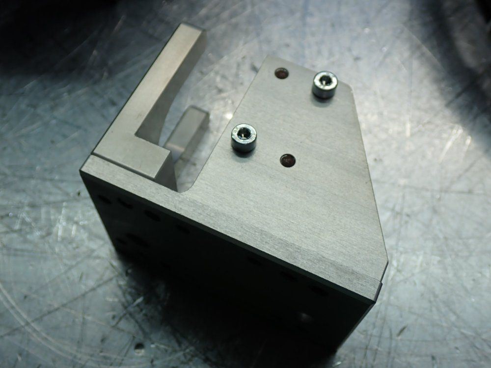 Omron Accurax Linear Motor Pick & Place System - R88l-es-pm-c110-b300-0001