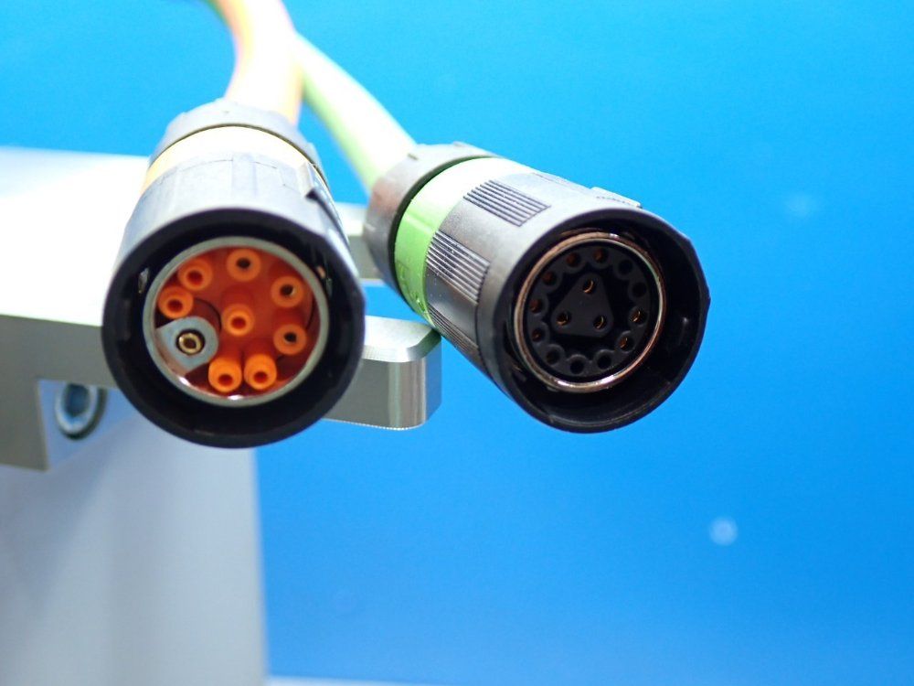 Omron Linear Motor Assembly Pick & Place System - R88l-es-pm-c110-b250-0001