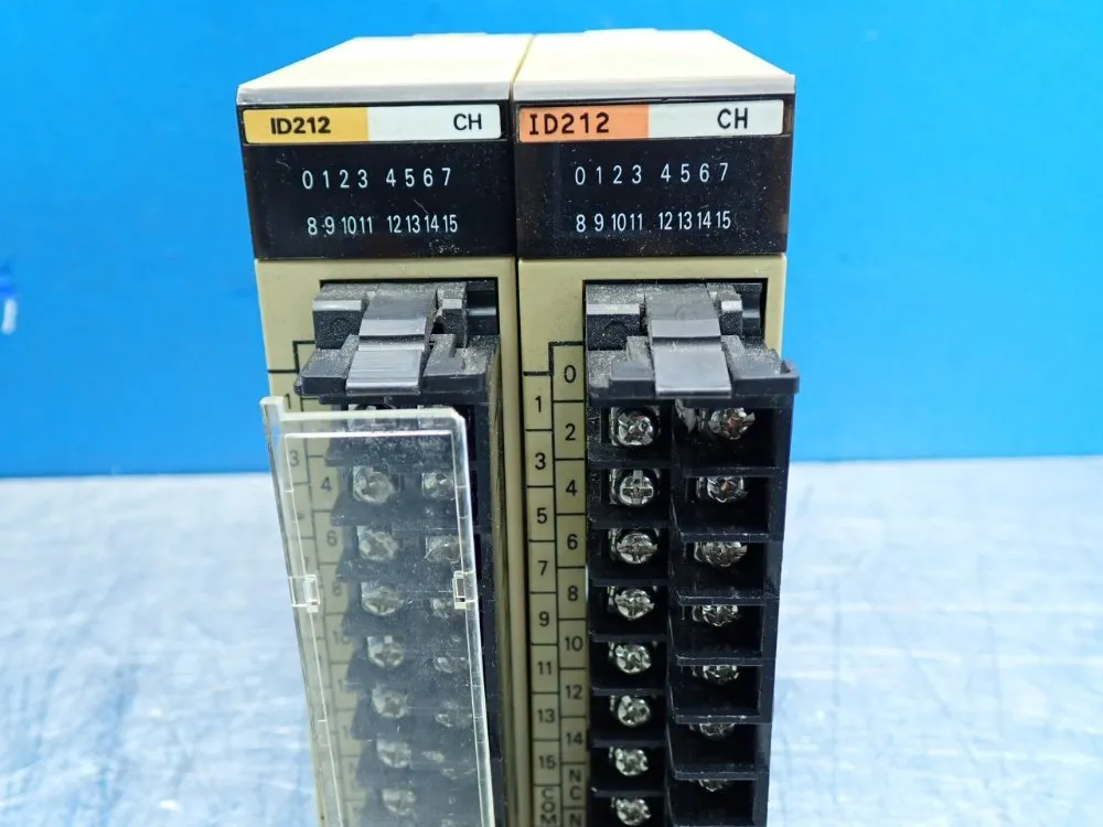 Omron Sysmacc200 16-channel Dc Input Module C200h-series, 2pcs - C200h-id212