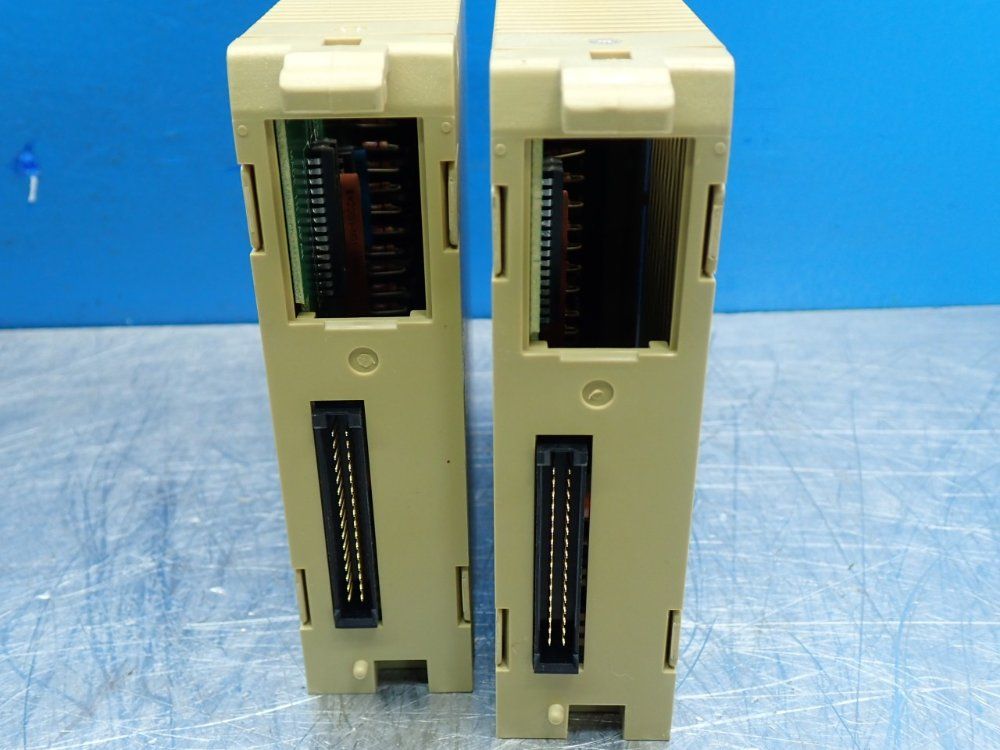 Omron Sysmacc200 16-channel Dc Input Module C200h-series, 2pcs - C200h-id212