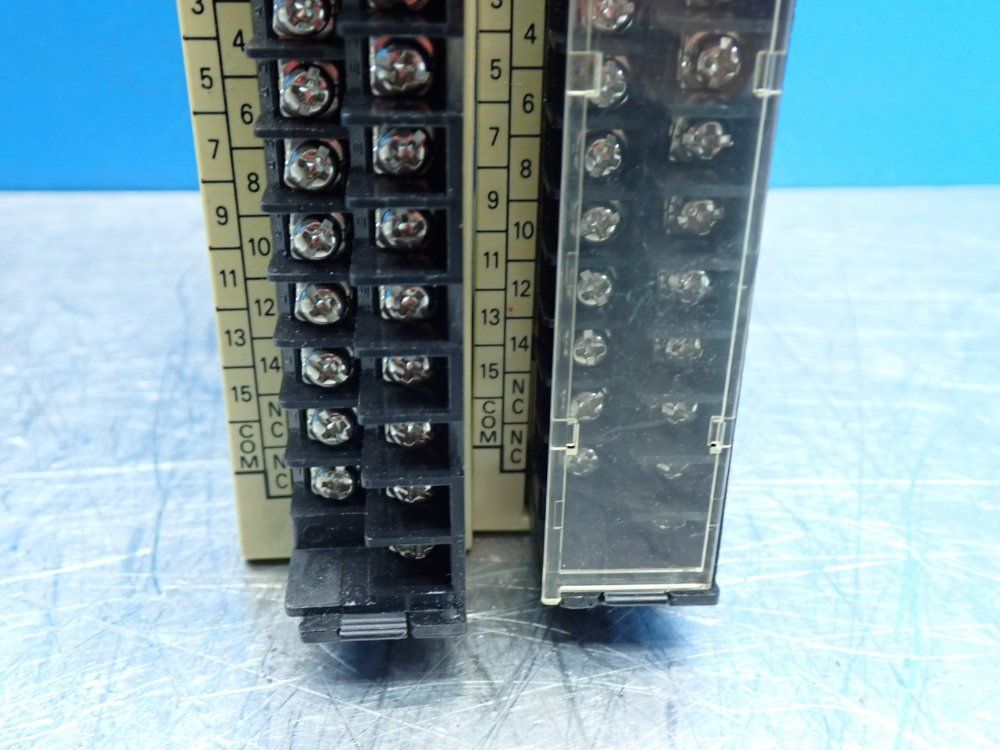 Omron Sysmacc200 16-channel Dc Input Module C200h-series, 2pcs - C200h-id212