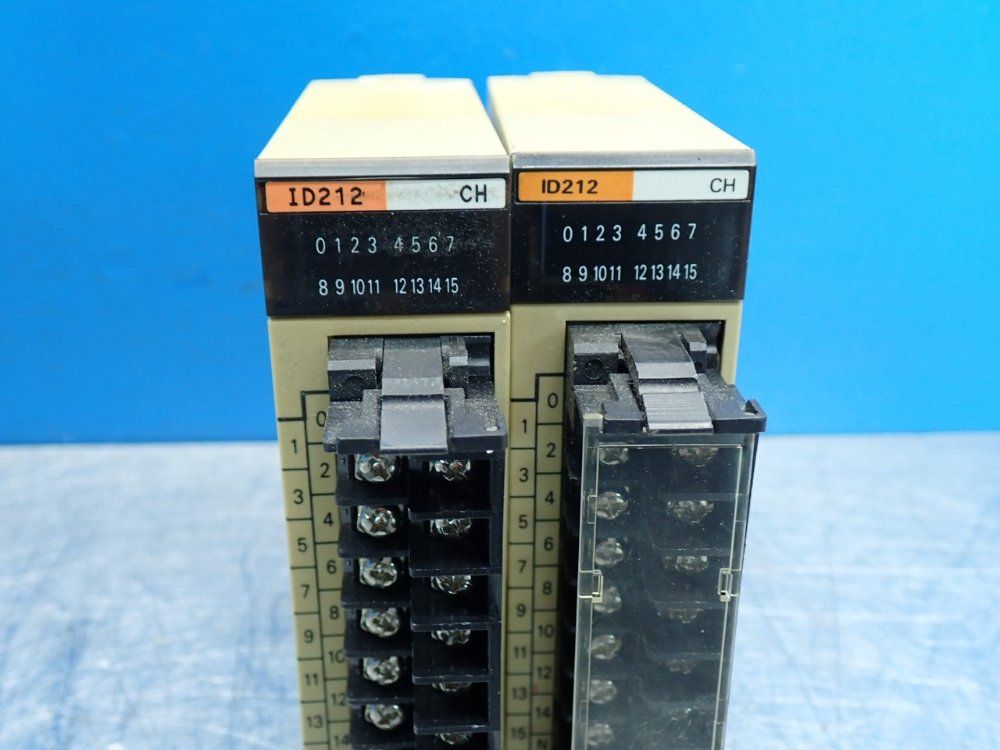 Omron Sysmacc200 16-channel Dc Input Module C200h-series, 2pcs - C200h-id212