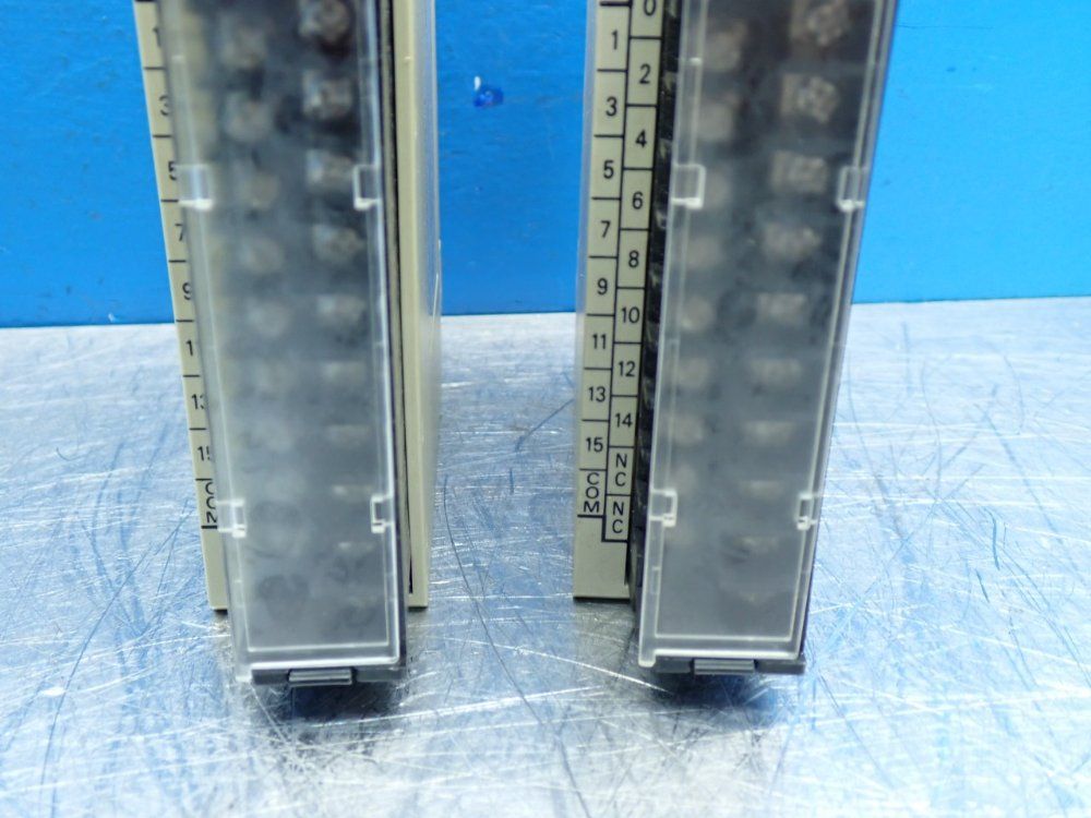 Omron Sysmacc200 16-channel Dc Input Module C200h-series, 2pcs - C200h-id212