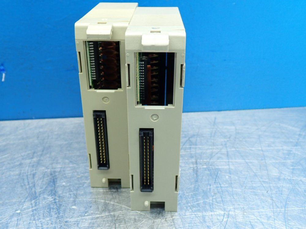 Omron Sysmacc200 16-channel Dc Input Module C200h-series, 2pcs - C200h-id212