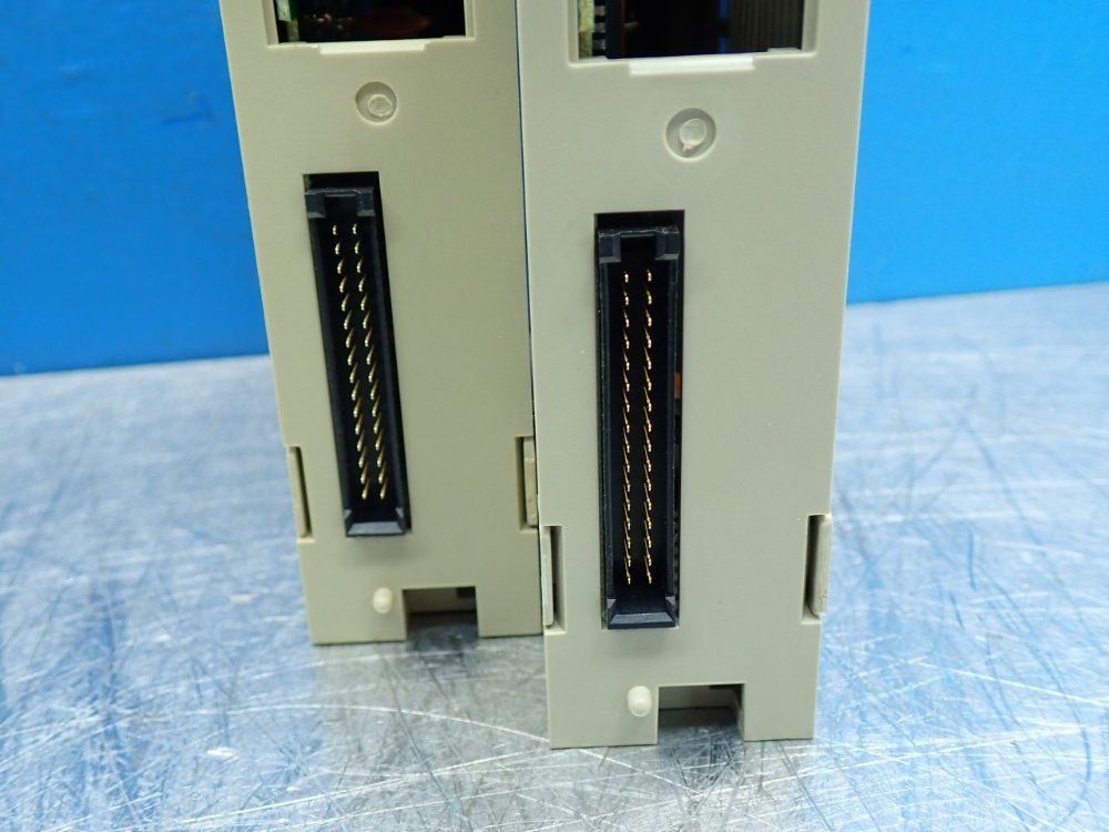 Omron Sysmacc200 16-channel Dc Input Module C200h-series, 2pcs - C200h-id212