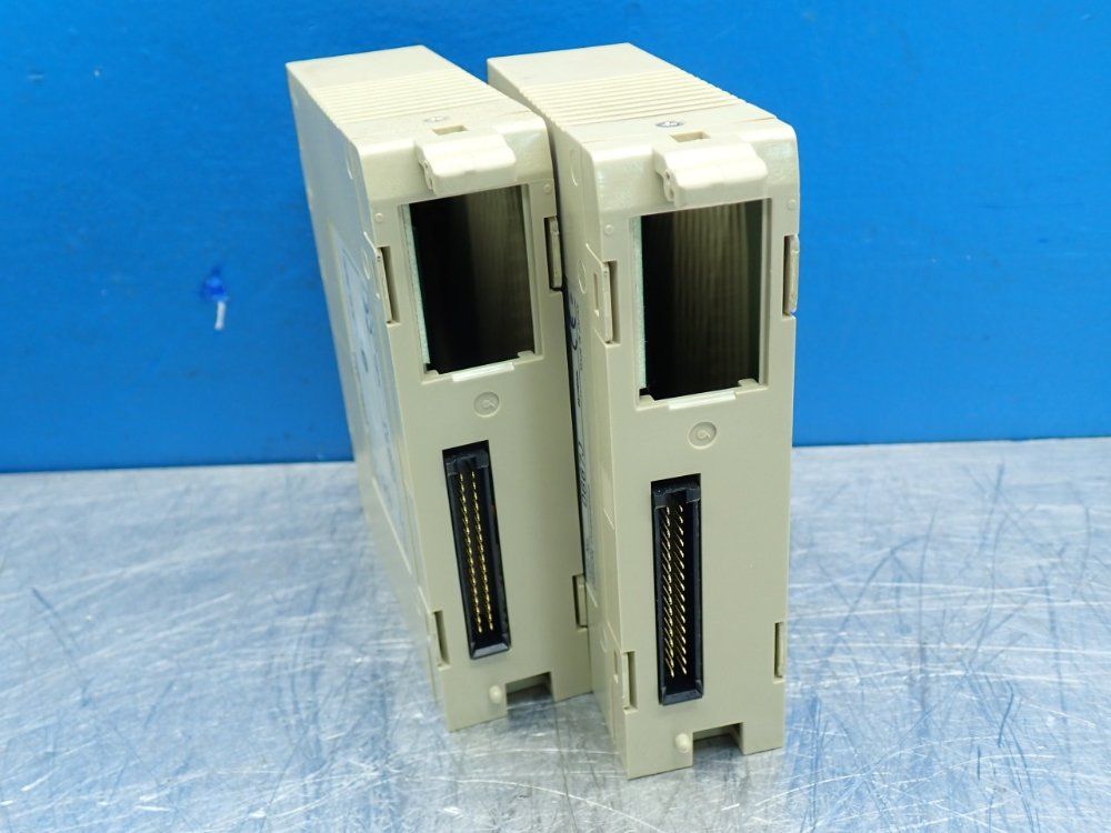 Omron Sysmacc200 16-channel Dc Input Module C200h-series, 2pcs - C200h-id212