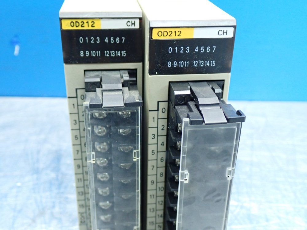 Omron 0.3ma Per Point C200h-series Sysmac 16-point Transistor Plc Output Module, 2pcs - C200h-od212