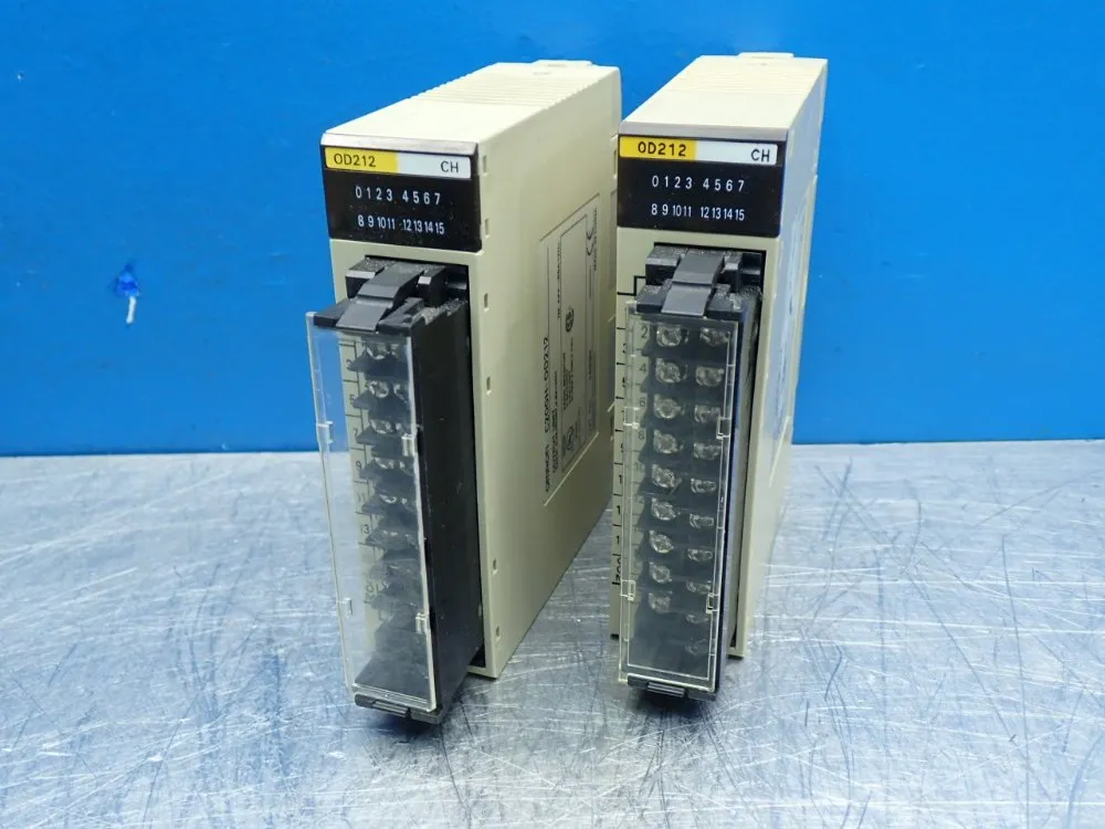 Omron 0.3ma Per Point Sysmac 16-point Transistor Plc Output Module C200h-series, 2pcs - C200h-od212