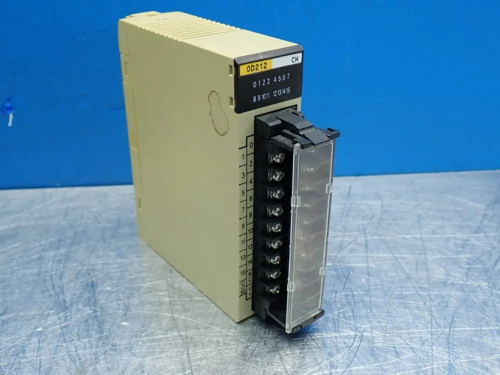 Omron 0.3ma Per Point C200h-series Sysmac 16-point Transistor Plc Output Module - C200h-od212