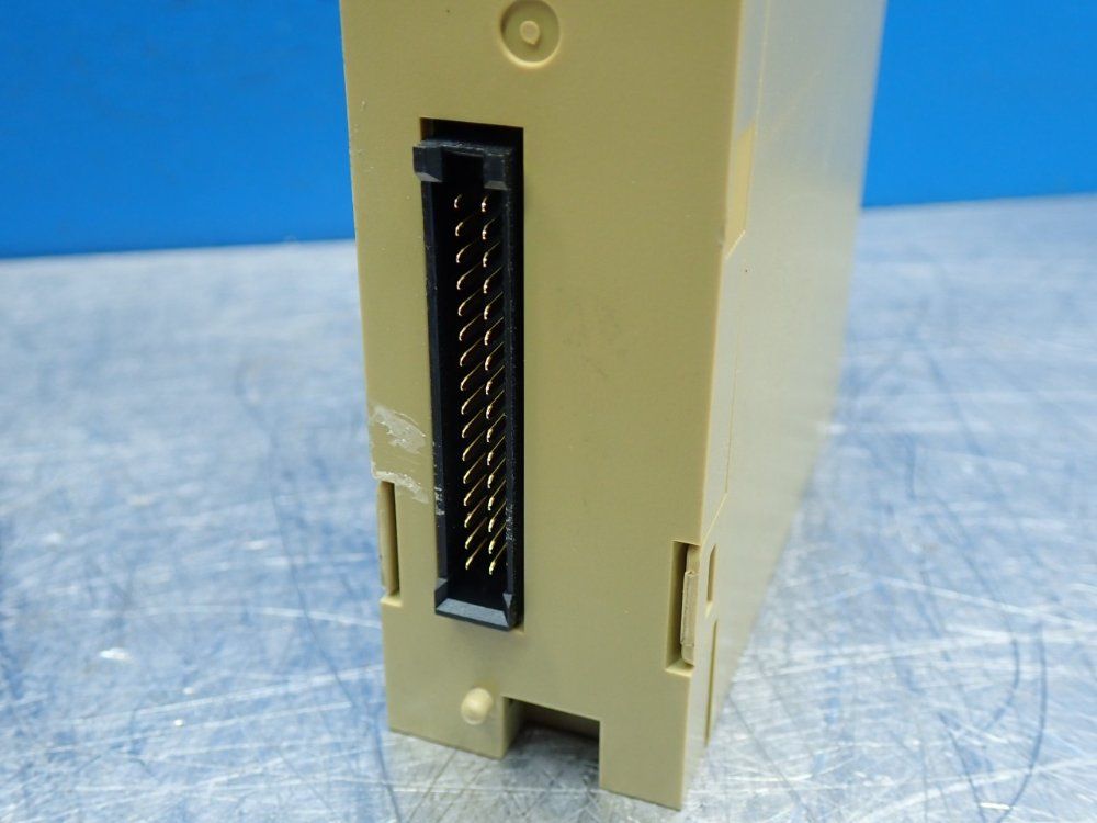 Omron 0.3ma Per Point C200h-series Sysmac 16-point Transistor Plc Output Module - C200h-od212