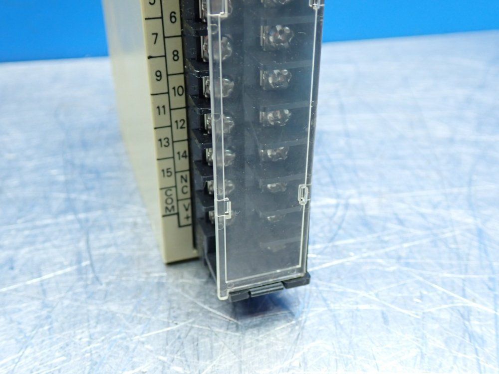 Omron 0.3ma Per Point C200h-series Sysmac 16-point Transistor Plc Output Module - C200h-od212