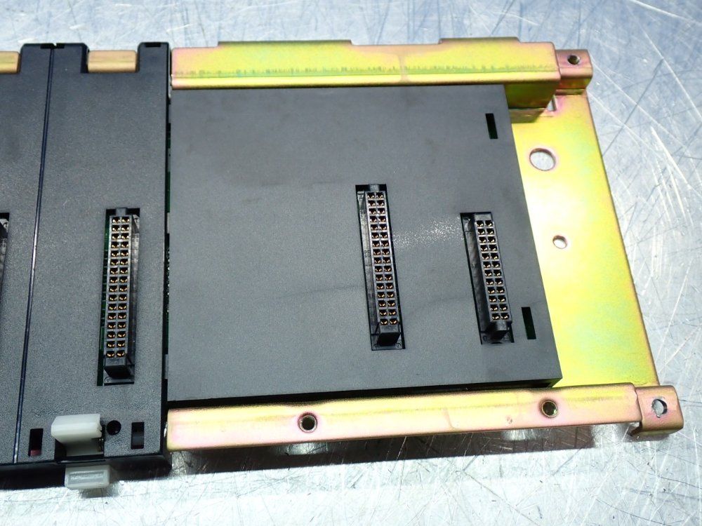 Omron 10-slot Cpu Backplane Base Unit - C200hw-bc101-v1