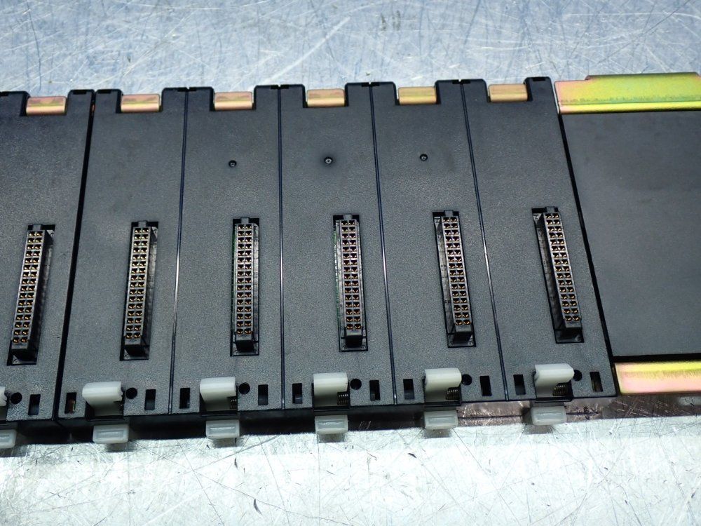 Omron 10-slot Cpu Backplane Base Unit - C200hw-bc101-v1