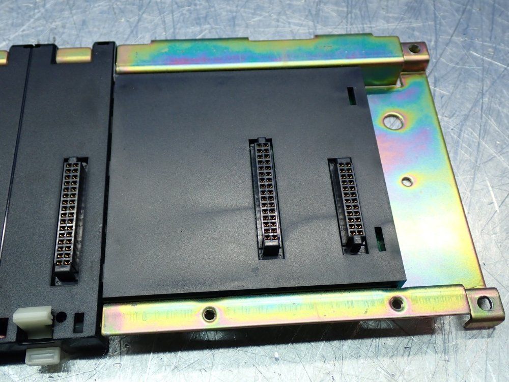 Omron 10-slot Cpu Backplane Base Unit - C200hw-bc101-v1