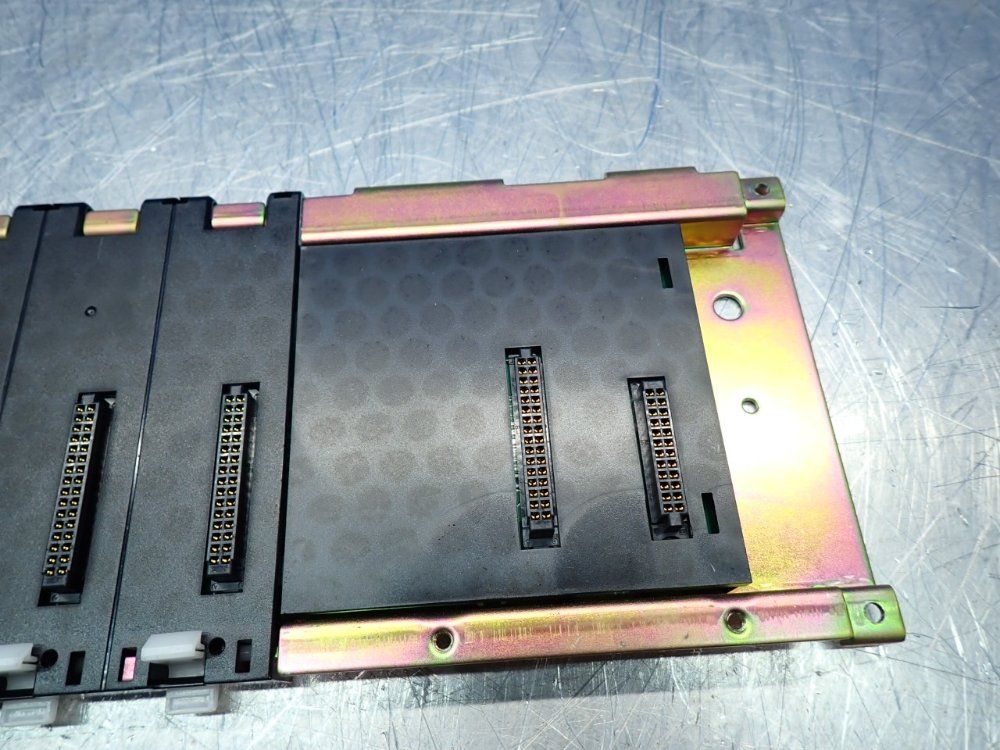 Omron 10-slot Cpu Backplane Base Unit - C200hw-bc101-v1