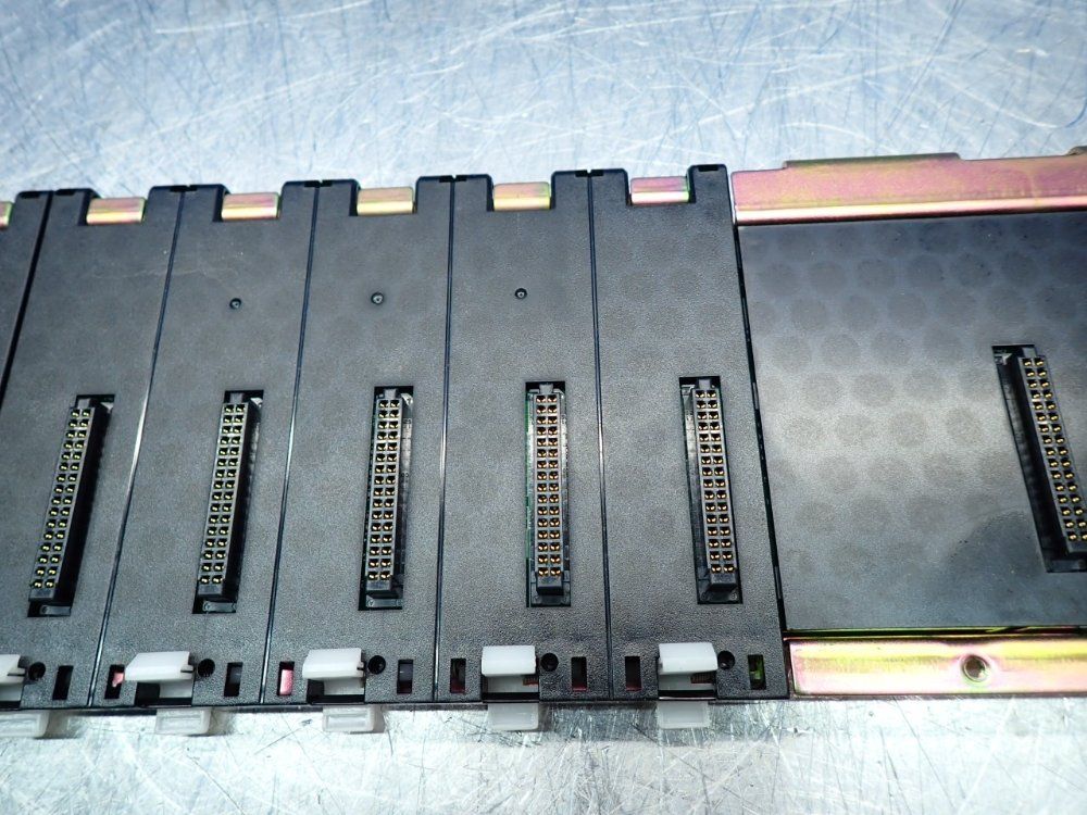 Omron 10-slot Cpu Backplane Base Unit - C200hw-bc101-v1