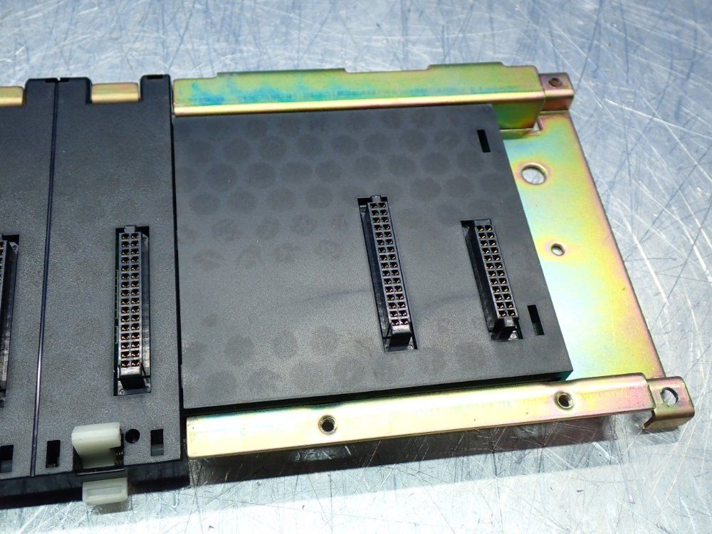 Omron 10-slot Cpu Backplane Base Unit - C200hw-bc101-v1