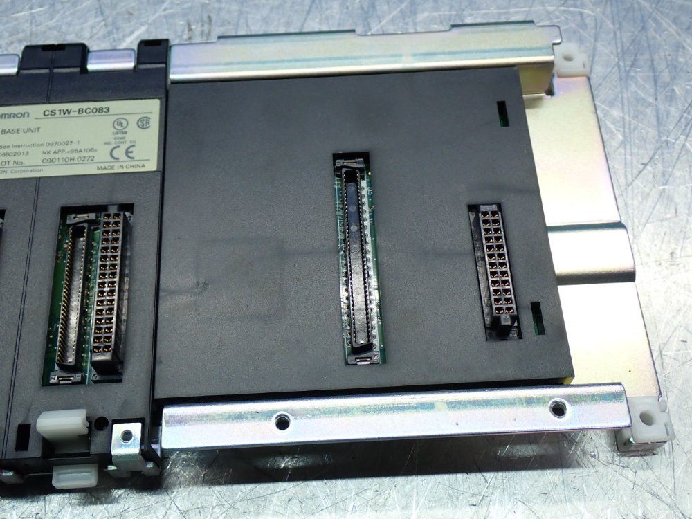 Omron 8-slot Plc Controller Backplane - Cs1w-bc083