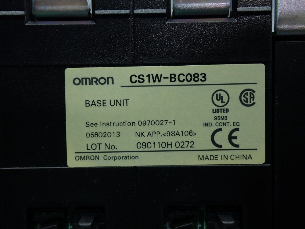 Omron 8-slot Plc Controller Backplane - Cs1w-bc083