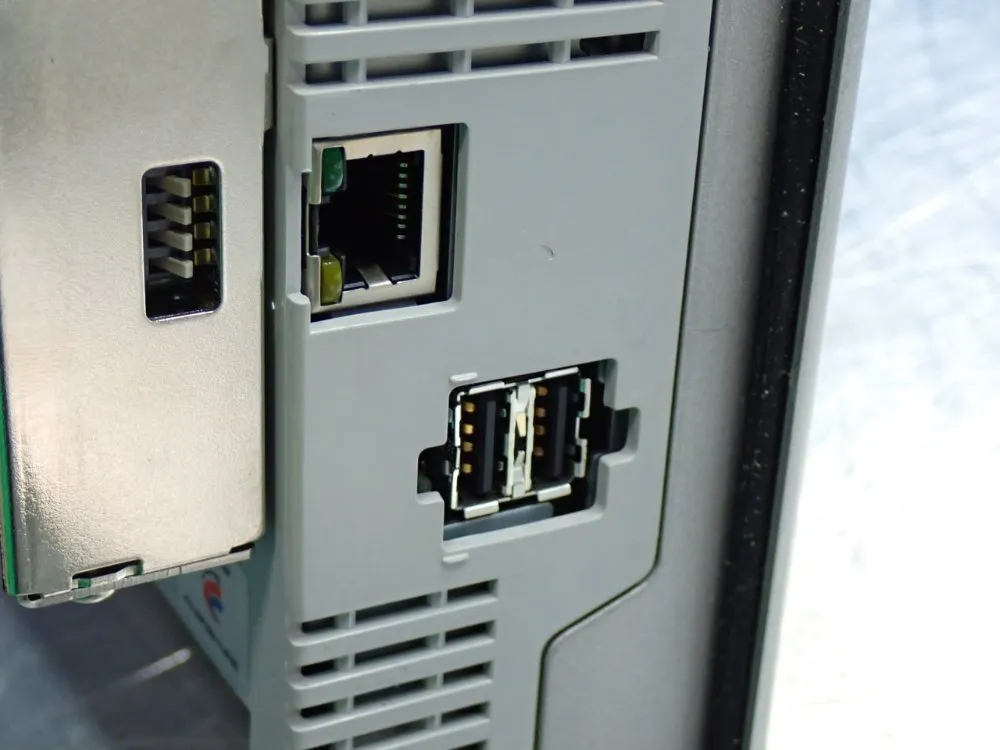 Proface 10.4" Tft Color Lcd High-resolution 10.4-inch Tft Color Lcd Operator Interface Unit - Agp3560-t1-af