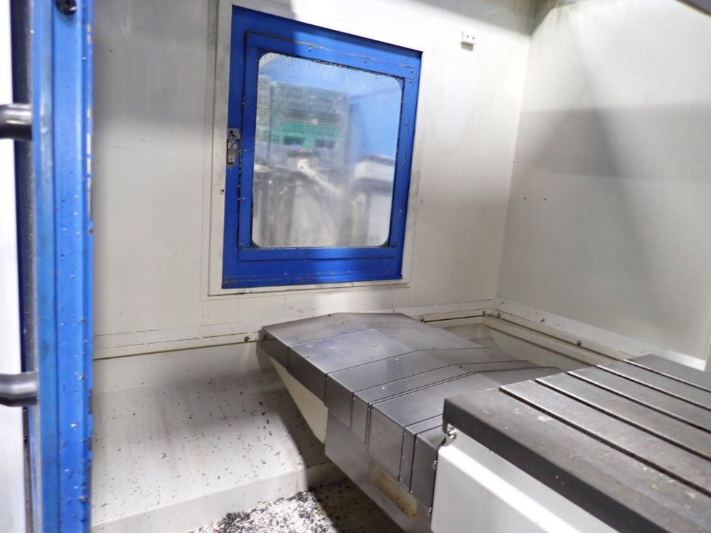 Kia Heavy Industries Corp 25 1/2" X 67" Cnc Vmc - Vx650