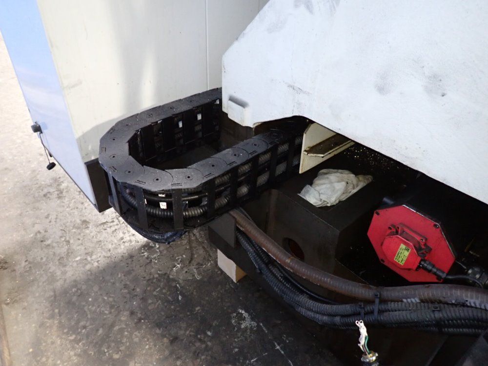 Kia Heavy Industries Corp 25 1/2" X 67" Cnc Vmc - Vx650