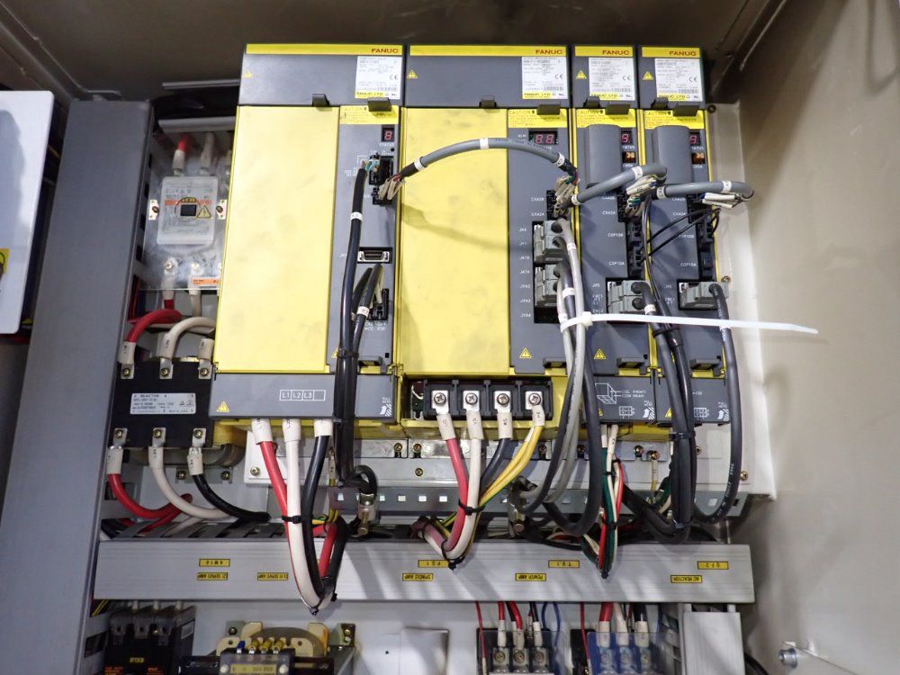 Kia Heavy Industries Corp 25 1/2" X 67" Cnc Vmc - Vx650