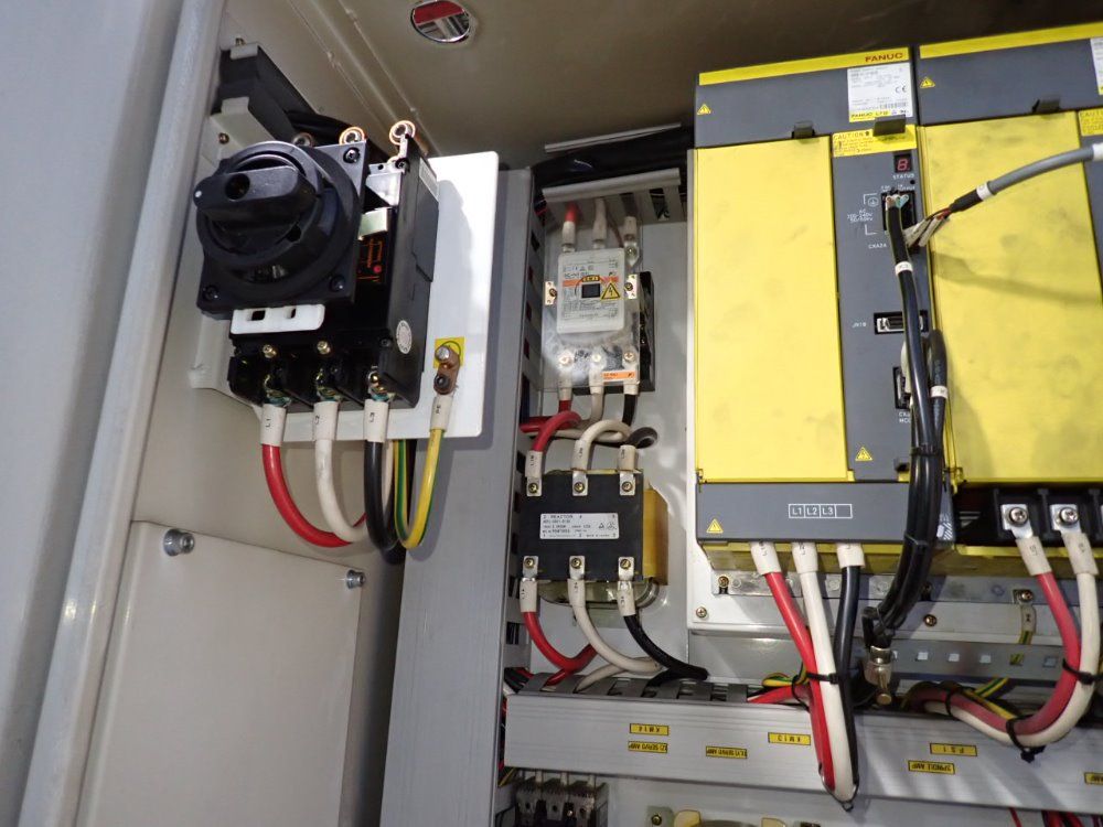 Kia Heavy Industries Corp 25 1/2" X 67" Cnc Vmc - Vx650