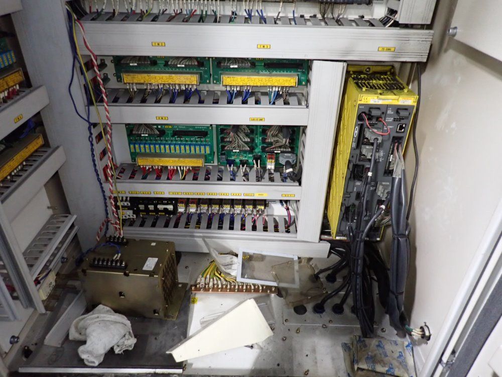 Kia Heavy Industries Corp 25 1/2" X 67" Cnc Vmc - Vx650