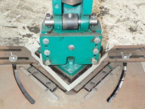 Tennsmith 16 Gauge Corner Notcher - Sn