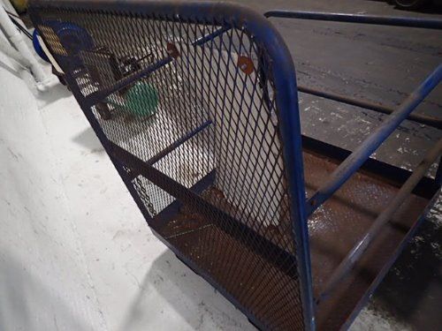 Tri-arc 46'' X 47'' X 57'' Fork Mounted Manlift