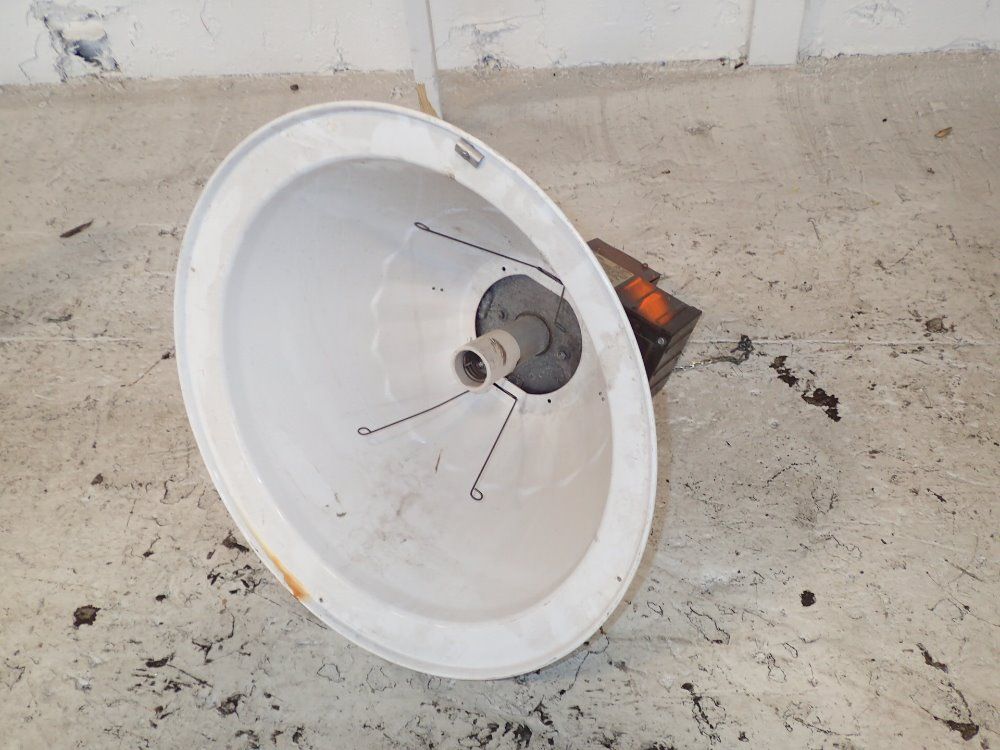 Cooper Industries Dock Light