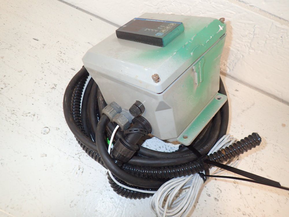 Precision Digital Temperature Controller