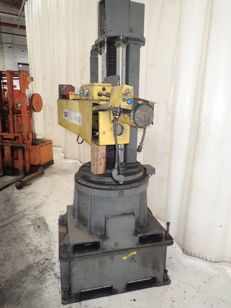 Fanuc / Gmf Robotics Robot