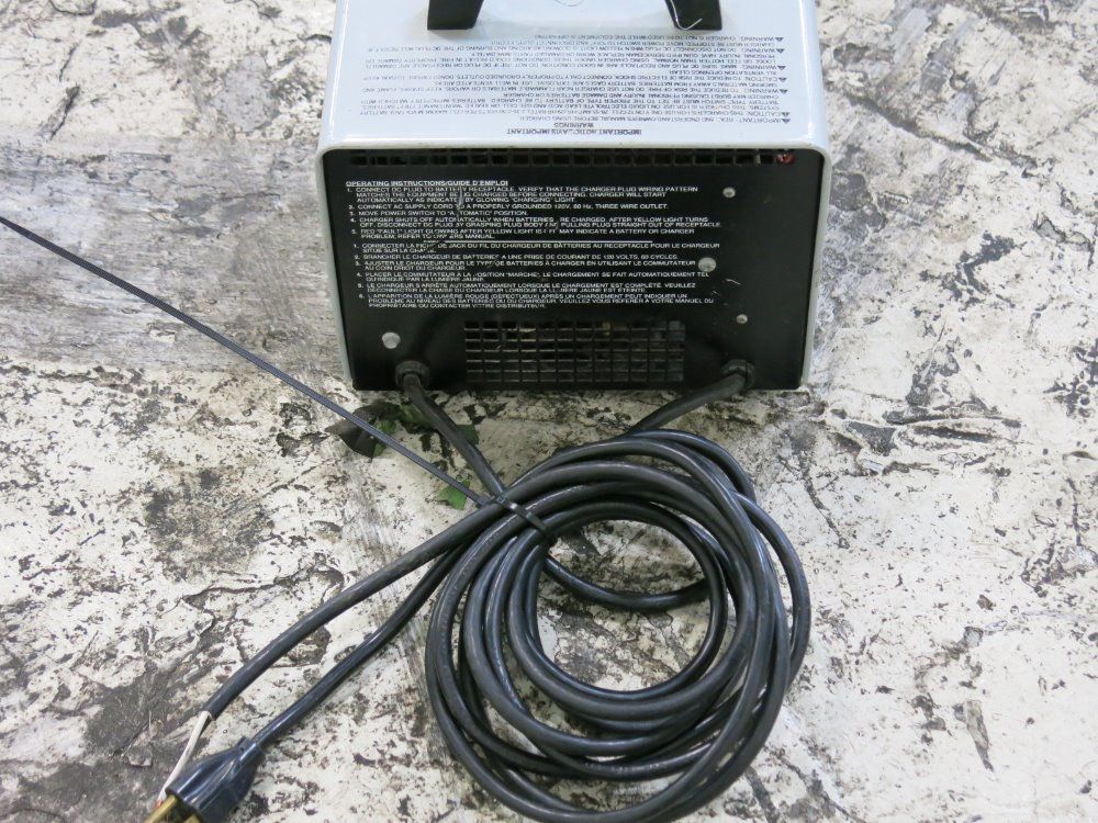 Everest Jennings Battery Charger