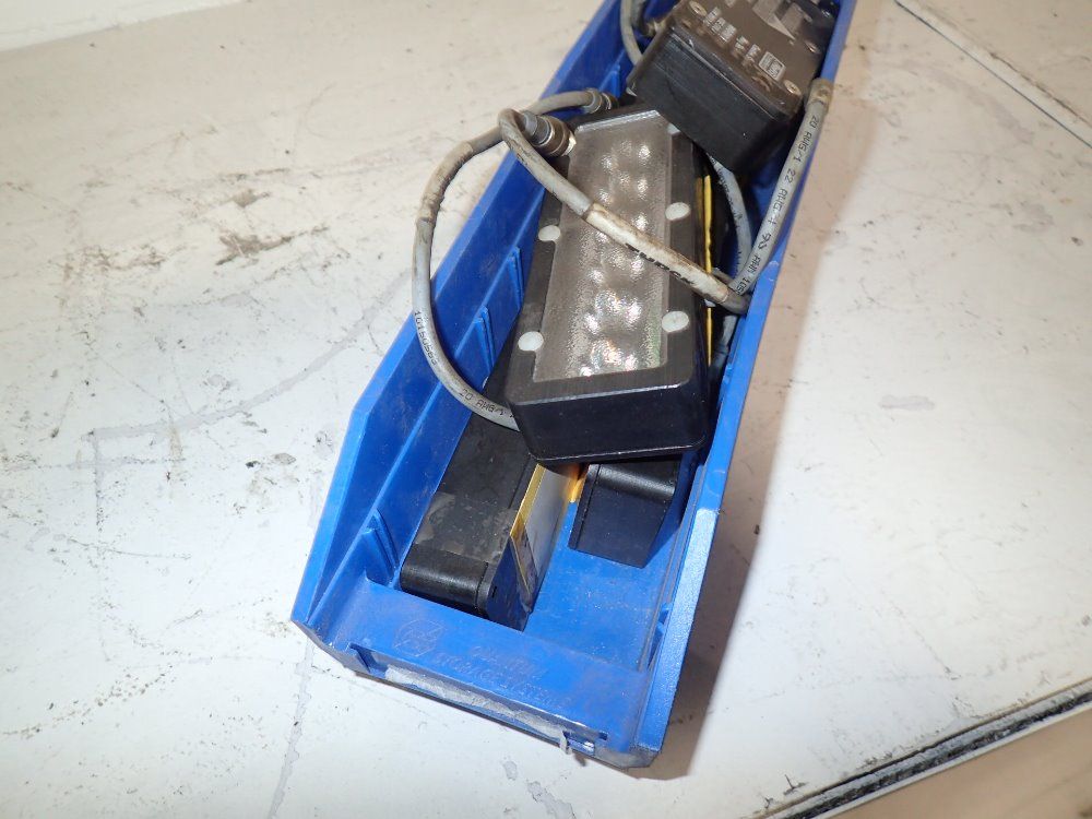 Spectrum Illumination Linear Lights