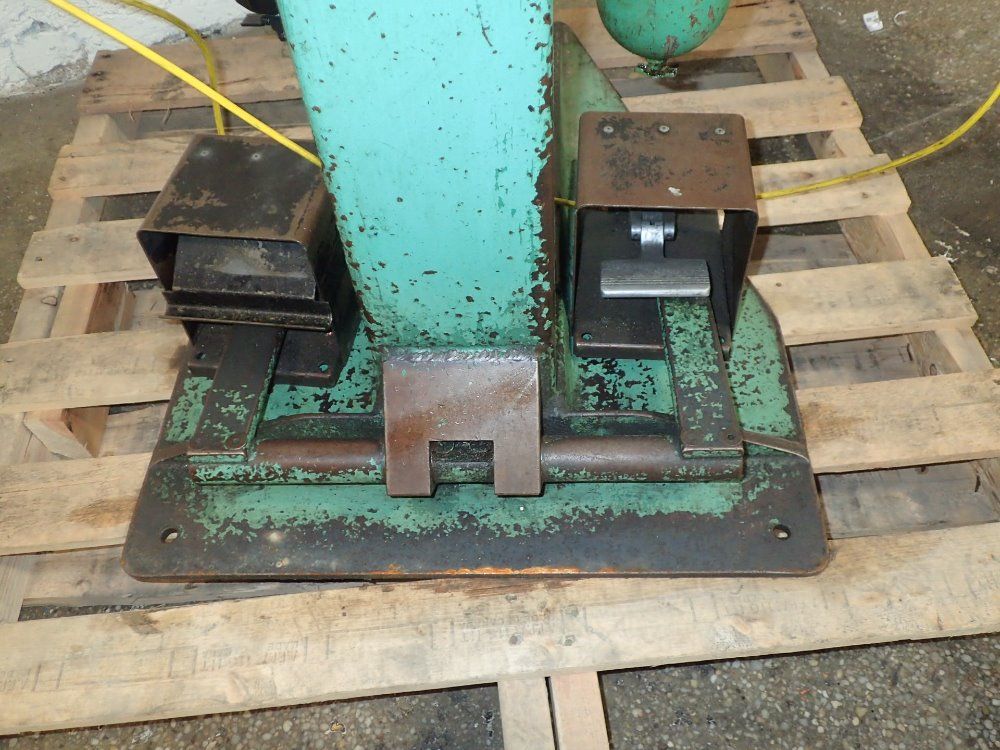 Carson End Forming Machine