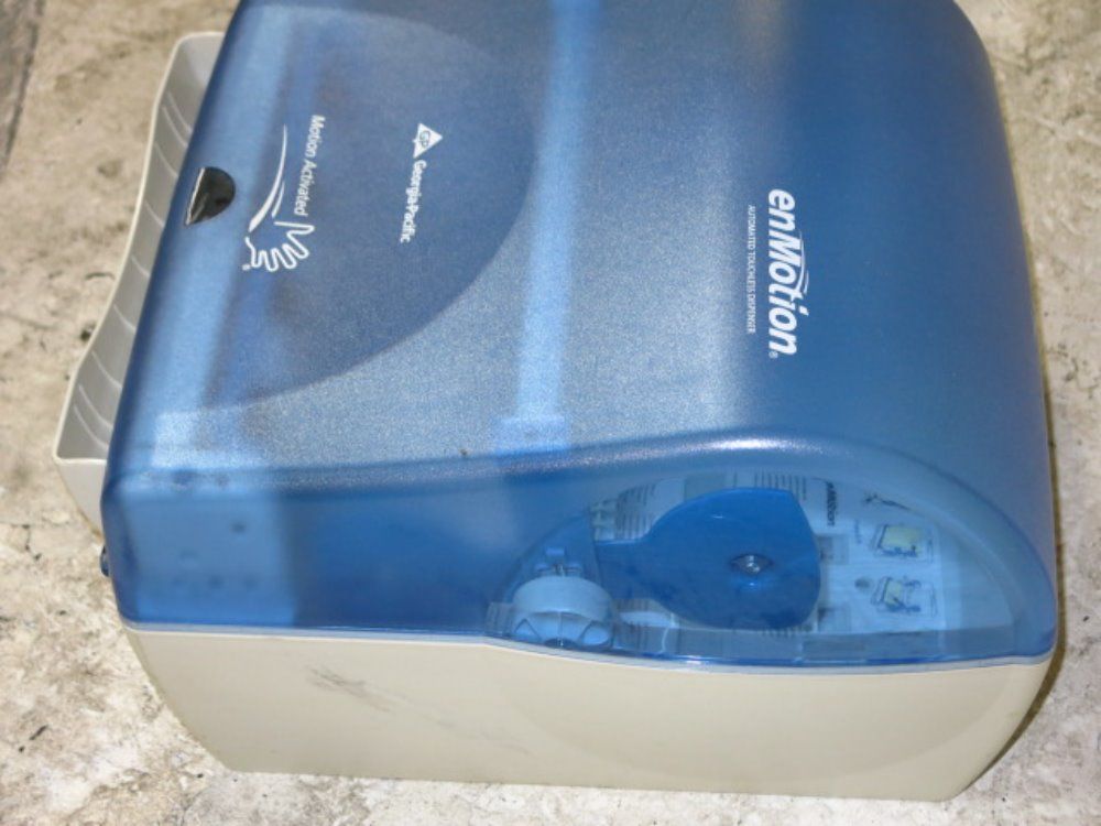 Georgia Pacific Paper Towel Dispenser