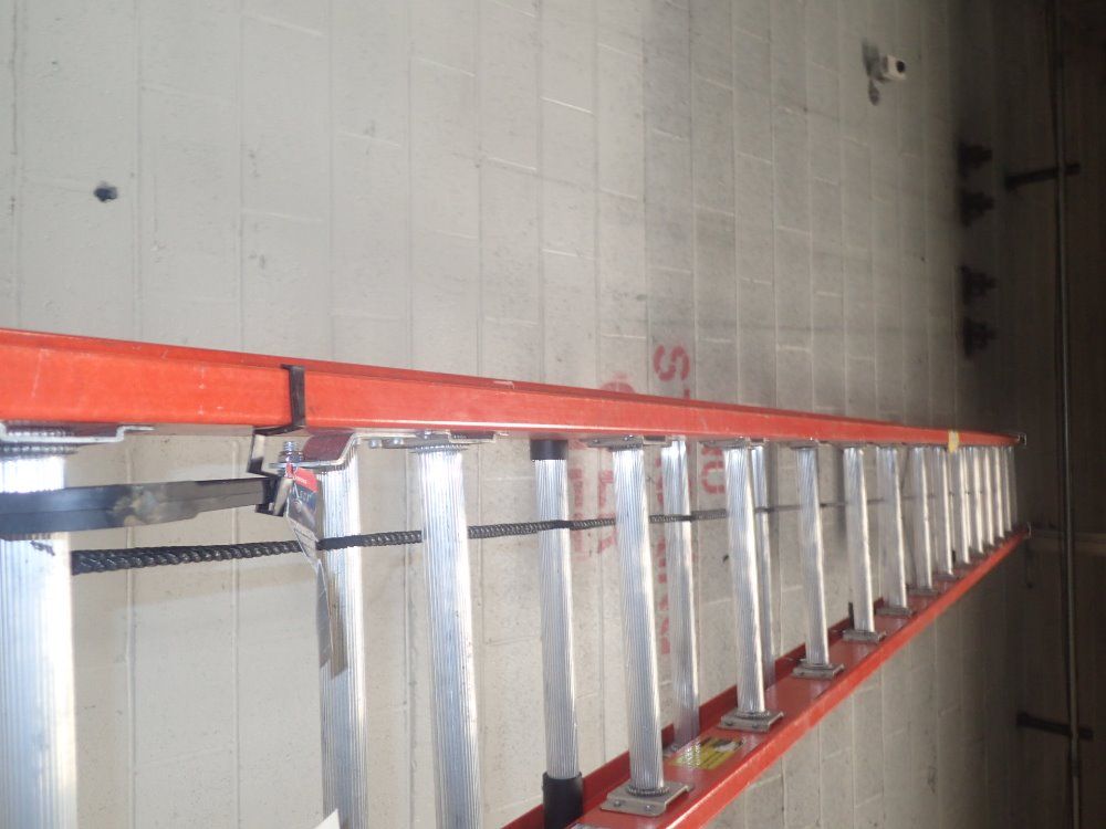 Lousville 300lbs/36 Steps Extension Ladder - Fe7636