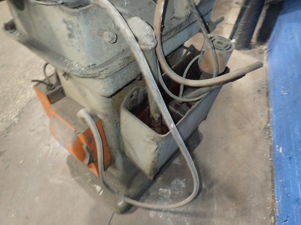 Kwik-way Piston Turning And Grinding Machine