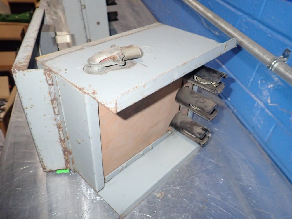 Continental Electric Bus Plug