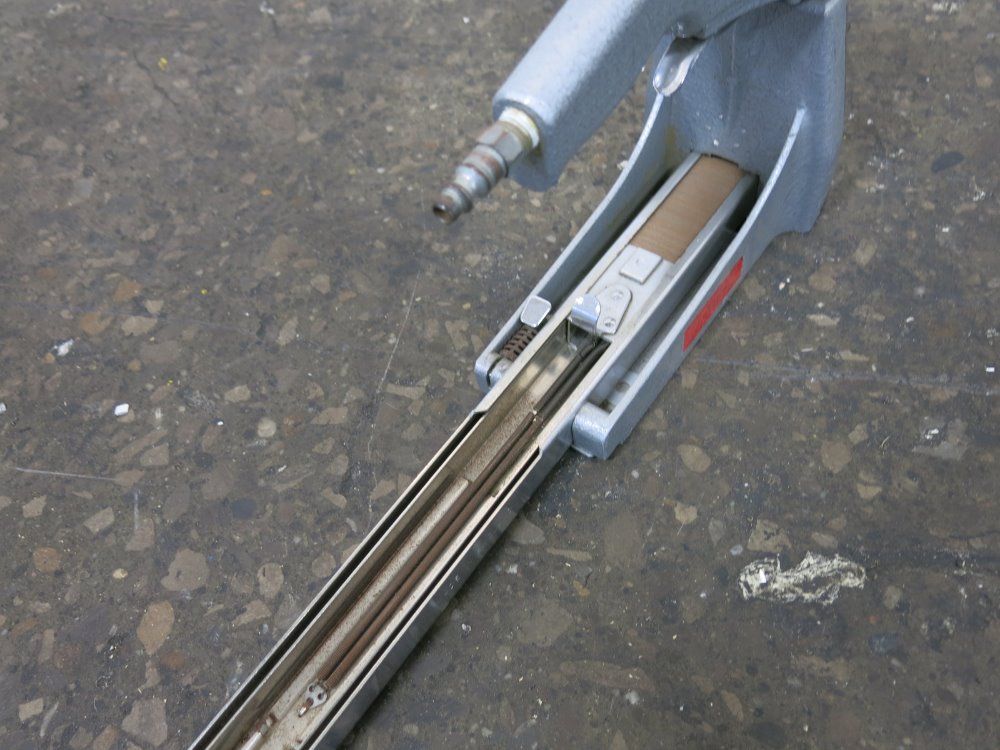 Dws Pneumatic Stapler