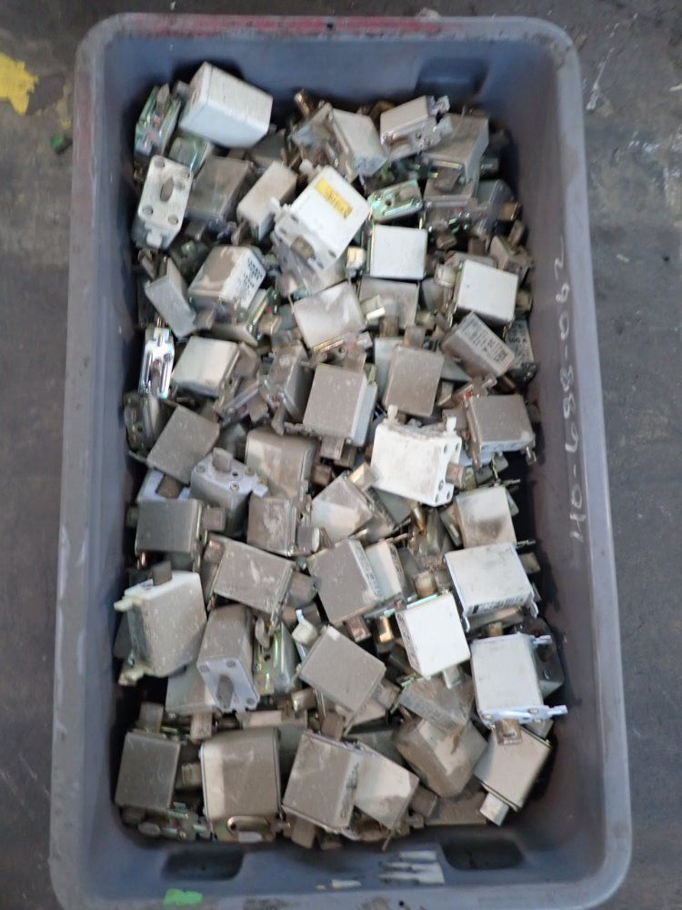 Linder, Legrand Fuses